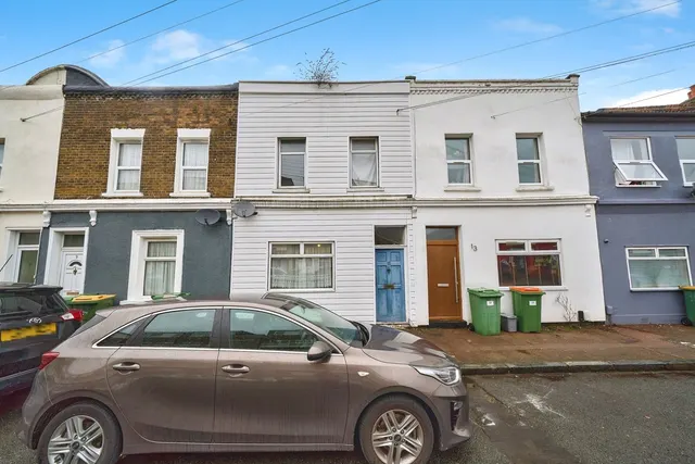 Buckingham Road, London, E15, photo 1