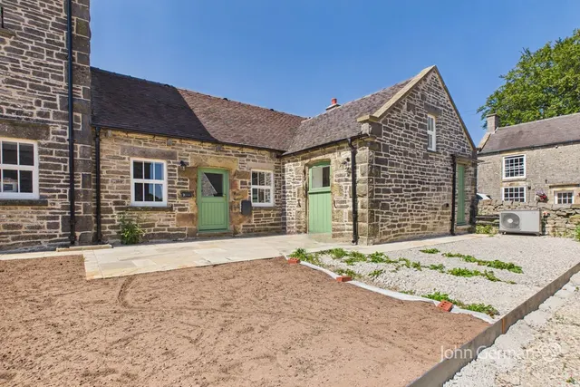 Wetton, Ashbourne, photo 1