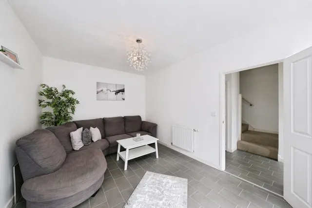 Photo 3 — Falstaff Crescent, Sheffield