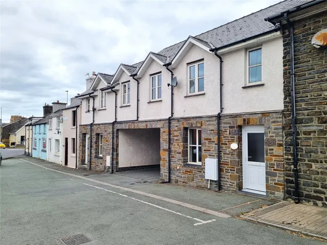 Bridge Terrace, Llanbadarn Fawr, SY23, photo 2