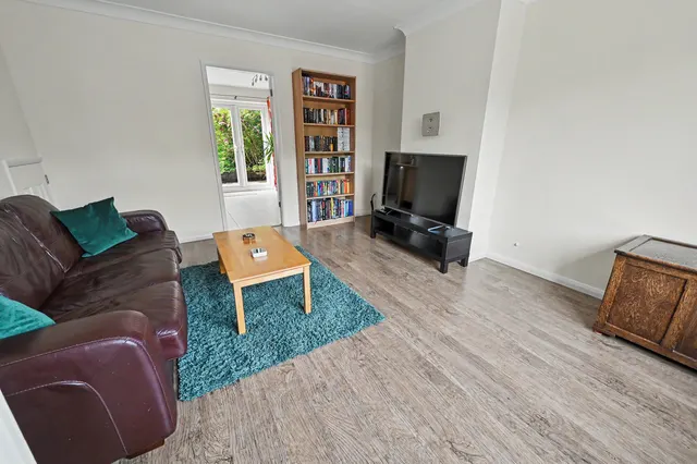 Cedar Close, Ashbourne, DE6, photo 3