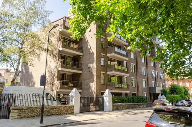 St Matthews Lodge, Oakley Square, photo 1