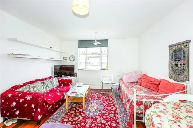 Bromyard Avenue, Acton, W3, photo 3