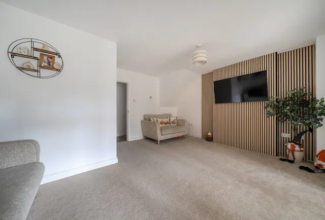 Photo 3 — Turnberry, Gloucestershire, Yate, BS37 4ER