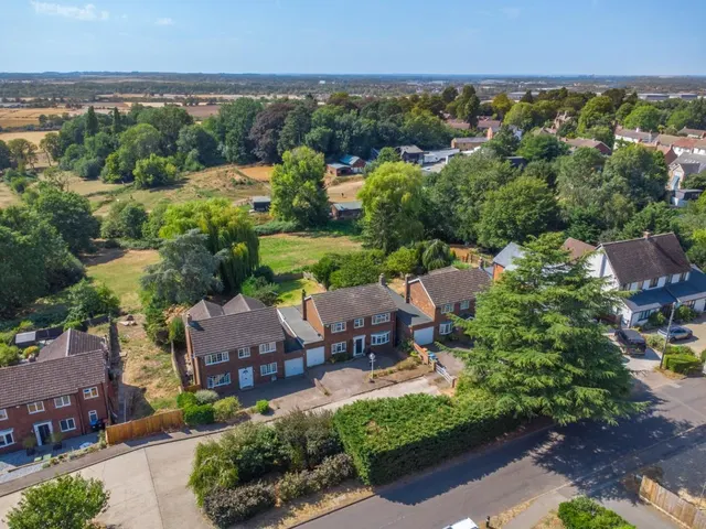 Great Brickhill Lane, Little Brickhill, MK17, photo 1