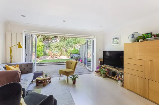 4 bedroom house — Gainsborough Road, Richmond, TW9