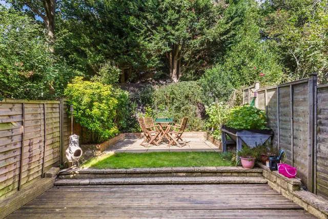 Photo 2 — Gainsborough Road, Richmond, TW9