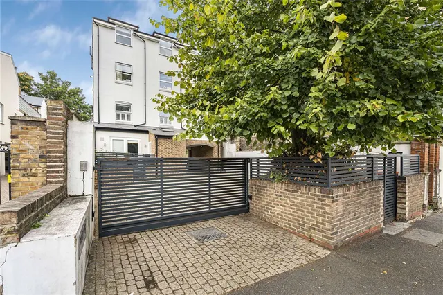 Abberley Mews, London, SW4, photo 3
