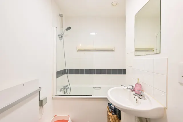 Photo 3 — Flat 42, Catherine House, 5 Thomas Fyre Drive, London