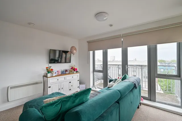 Photo 2 — Flat 42, Catherine House, 5 Thomas Fyre Drive, London