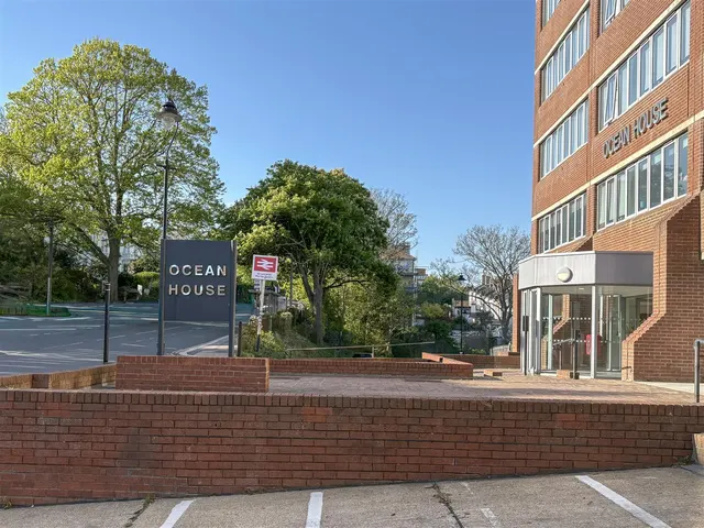 87-79 London Road, St. Leonards-On-Sea, TN37 6FL, photo 1