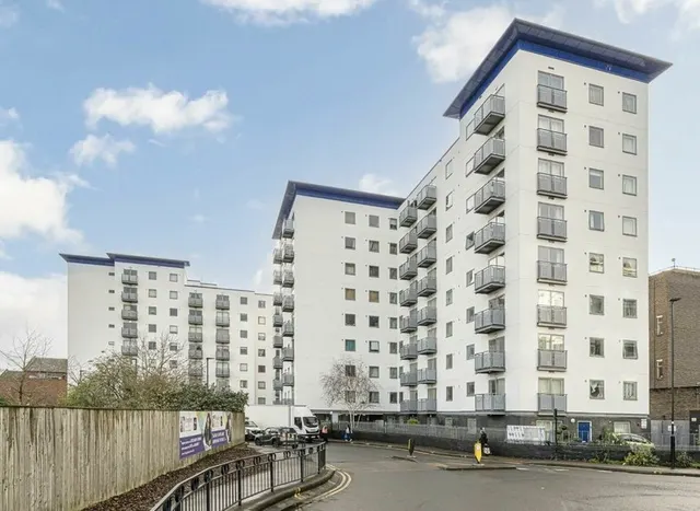 Prince Regent Road, Hounslow, TW3