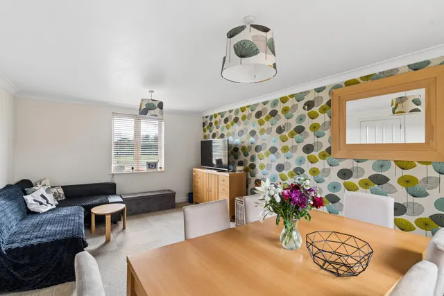 Epsom Close, Stevenage, SG1, photo 2