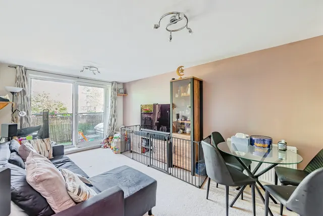 Photo 2 — Commonwealth Drive, Crawley