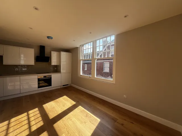 East Park, Crawley, RH10, photo 3
