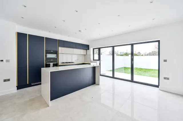 Photo 2 — 16 Tayben Avenue, Twickenham