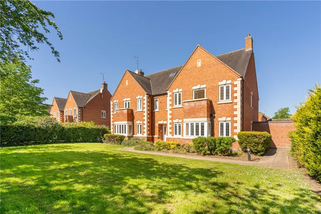 Coopers Close, Stratford-upon-Avon, Warwickshire, CV37, photo 1