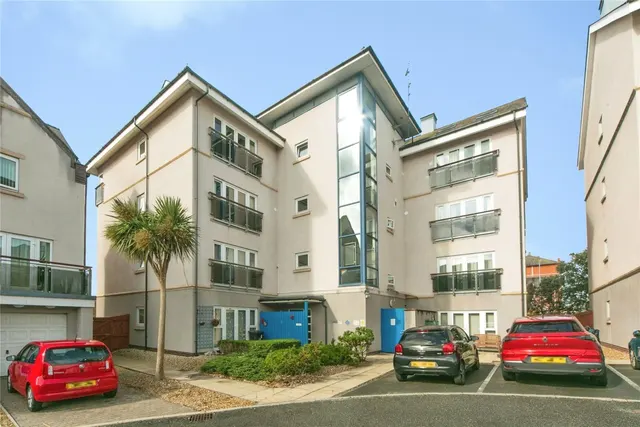 Sapphire House, Mostyn Broadway, LL30, photo 1