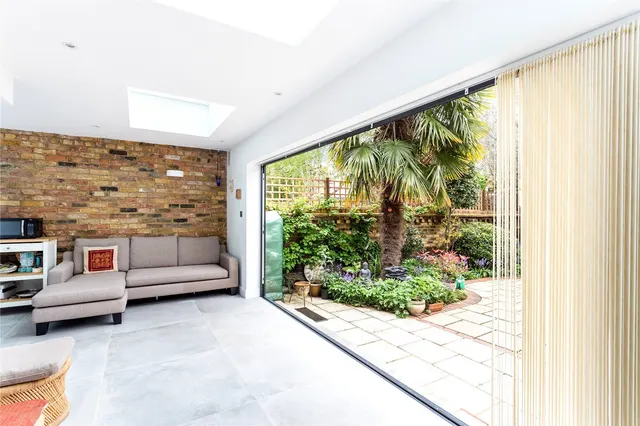 Photo 3 — Burnaby Gardens, Chiswick, London, W4