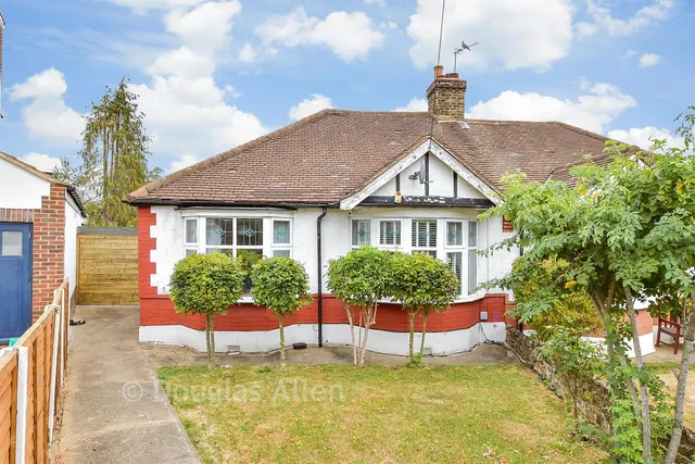 Seaforth Gardens, Woodford Green, IG8, photo 1