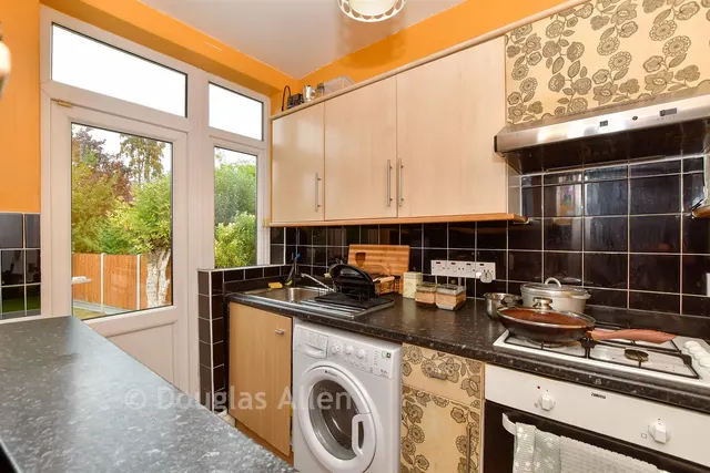 Seaforth Gardens, Woodford Green, IG8, photo 3