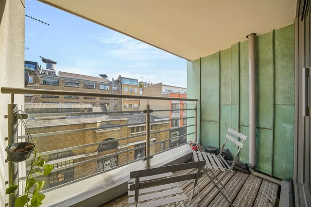Photo 2 — Garden Walk, Shoreditch, EC2A