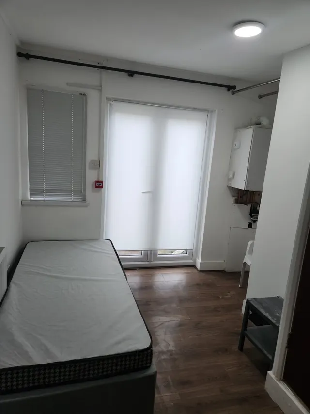 Norfolk Road, Ilford, IG3, photo 1