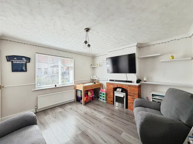 Photo 2 — Stone Street, Aldershot, Hampshire, GU12 4EB