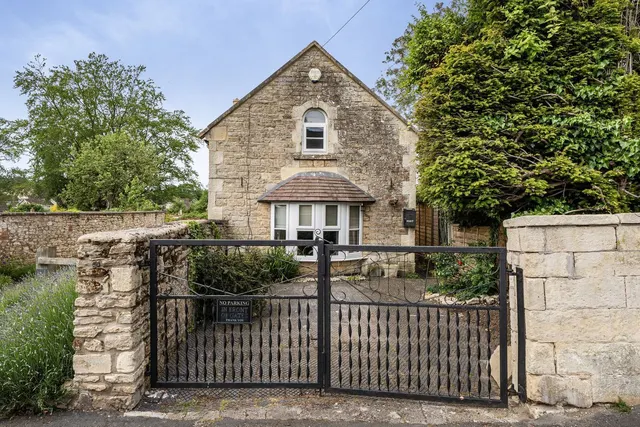 High Street, Rode, BA11, photo 1