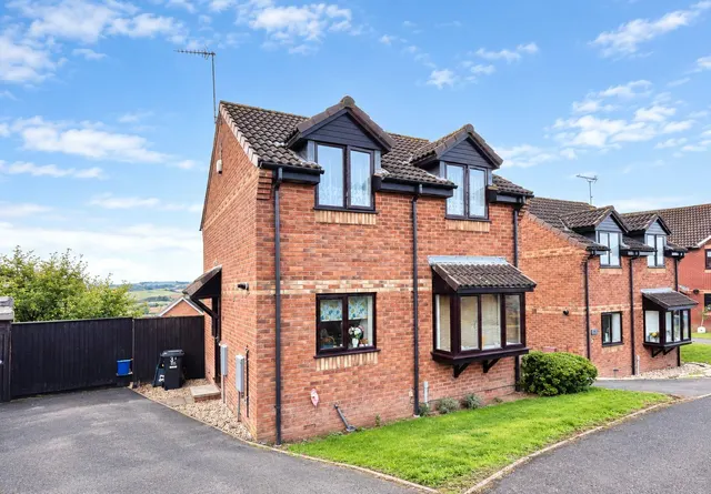 Avranches Avenue, Crediton, EX17
