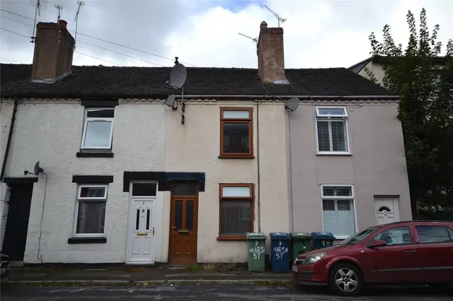 2 bedroom house — Marsh Street, Stafford, Staffordshire, ST16