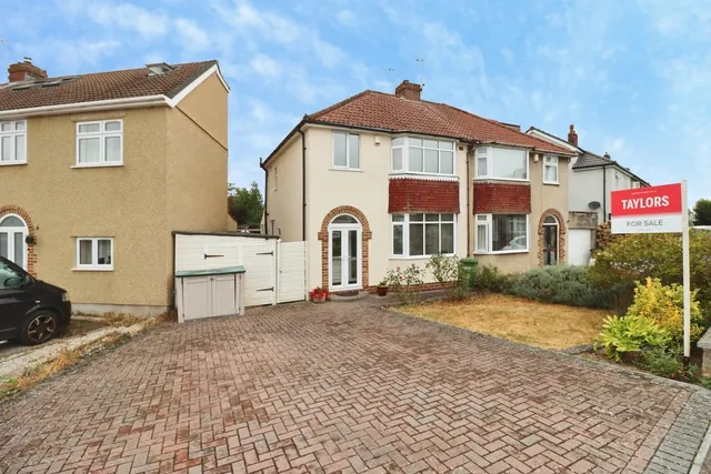 Fouracre Road, Downend, Bristol, BS16, photo 1