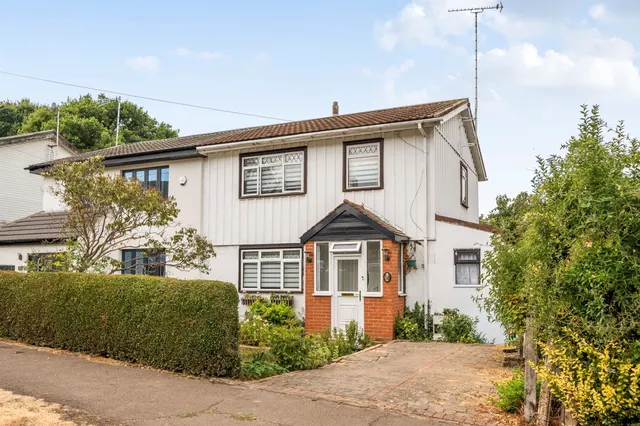 Lindal Crescent, Enfield, photo 1