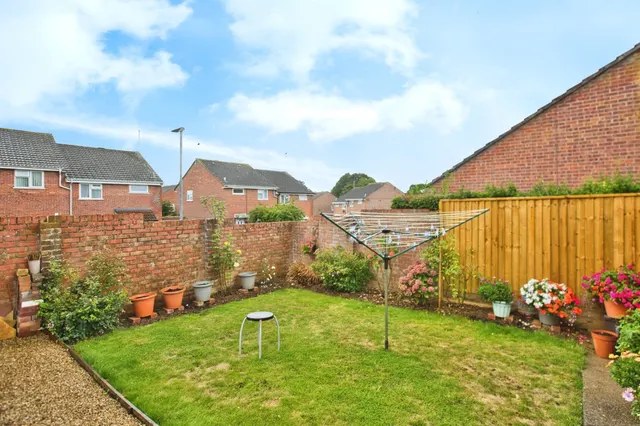 Photo 2 — Cavalier Way, Yeovil