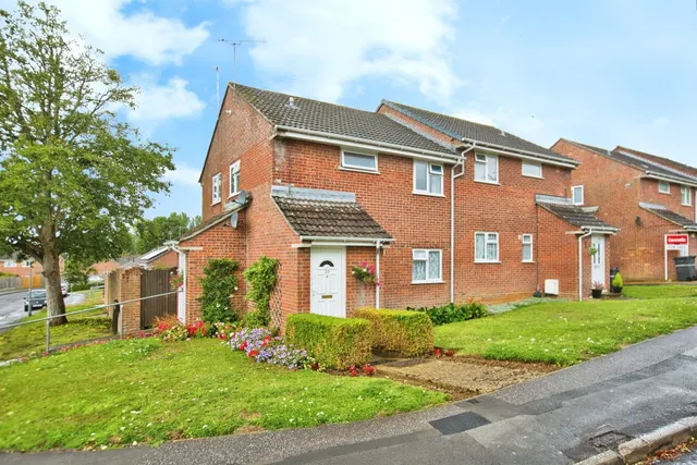 Cavalier Way, Yeovil, photo 1