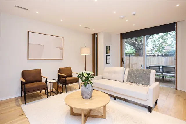 Photo 3 — Crowntree Mews, London, NW7