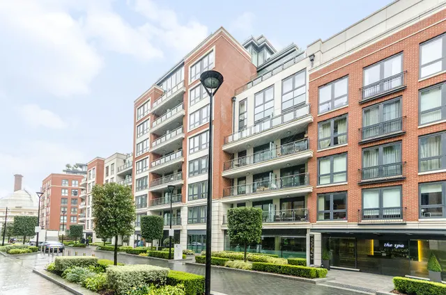 Photo 3 — 83 Compass House, Chelsea Creek, 5 Park Street, London