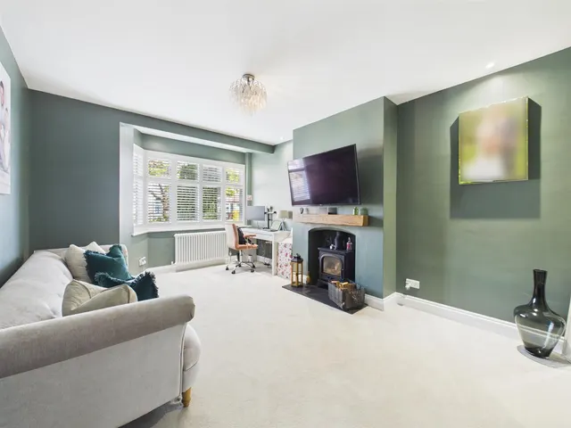 Evelyn Avenue, Ruislip, HA4, photo 2