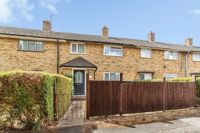 Portsmouth Crescent, Basingstoke, photo 1
