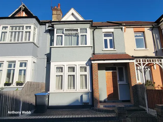 Hedge Lane, Palmers Green, N13, photo 1
