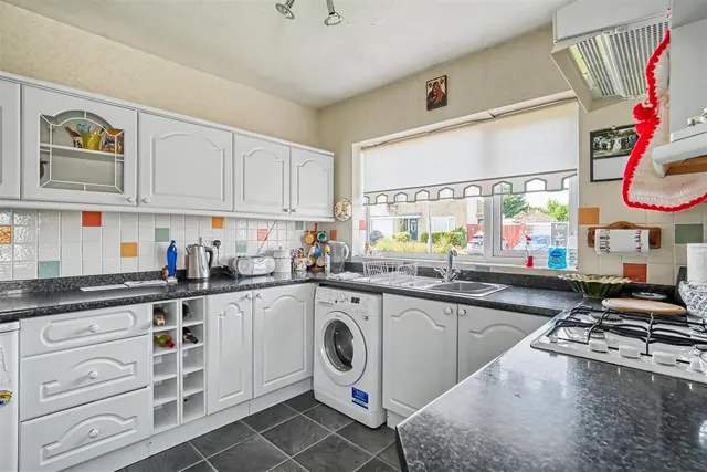 Vale Road, Stalbridge, photo 2