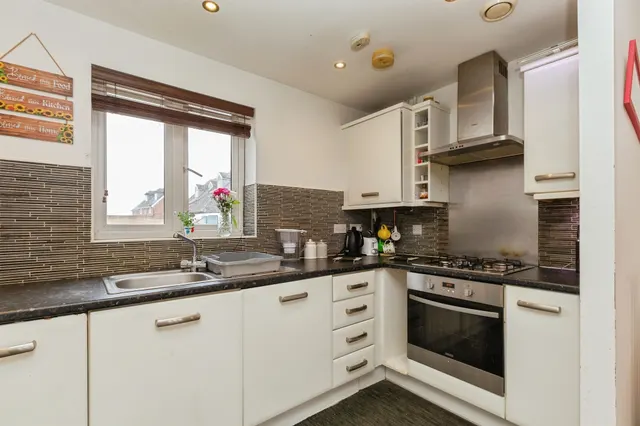 Barland Way, Aylesbury, HP18, photo 3
