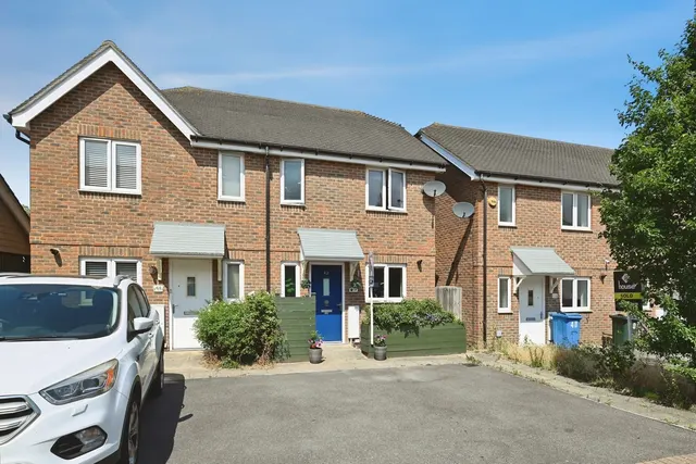 Buttercup Avenue, Minster On Sea, ME12, photo 1