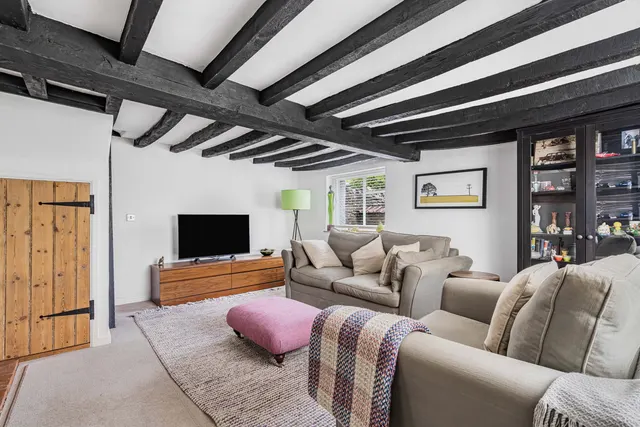 Photo 2 — Hadenham, Buckinghamshire, HP17 8AW