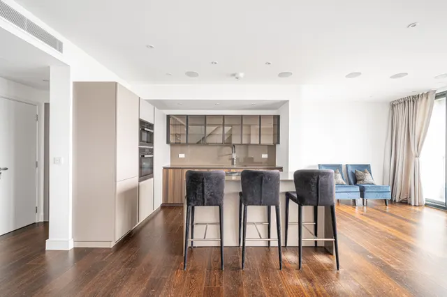 Photo 2 — Penthouse 4, Centre Heights, 137 Finchley Road, London