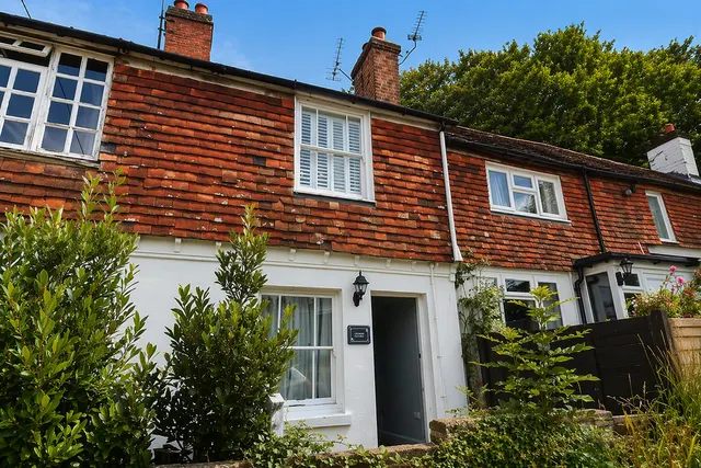 High Street, Burwash, photo 1