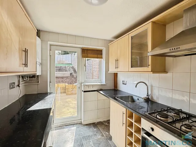 Photo 2 — Grampion Close, Ashford