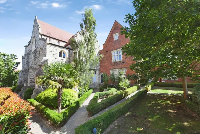 The Galleries, Warley, Brentwood, Essex, CM14, photo 1
