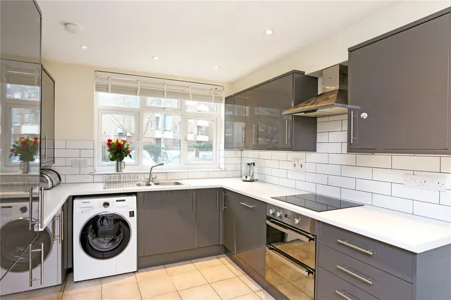 Photo 2 — Caistor Road, London, SW12