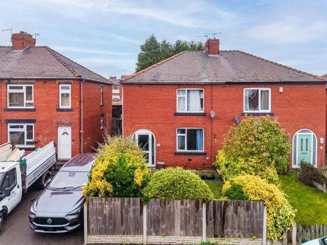 West Street, Darfield, Barnsley, S73 9NF, photo 1